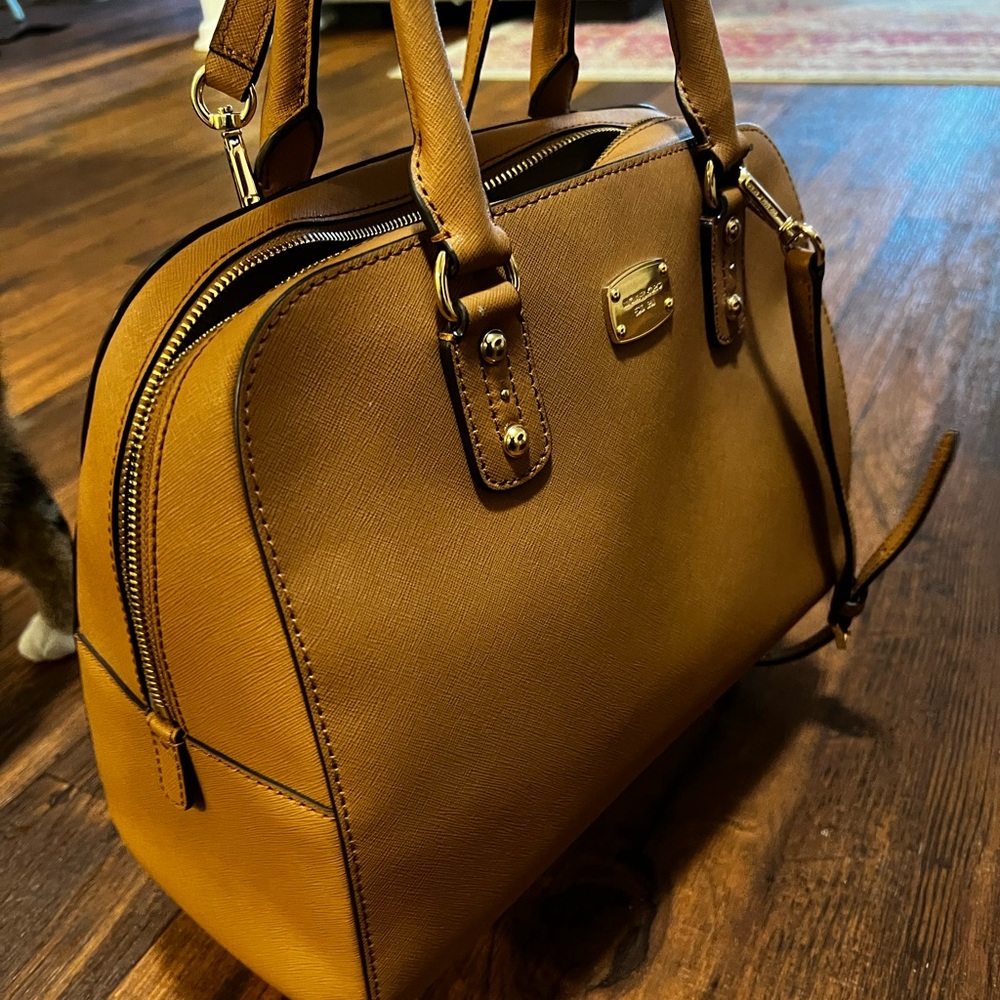 Michael kors Purse. Brown.